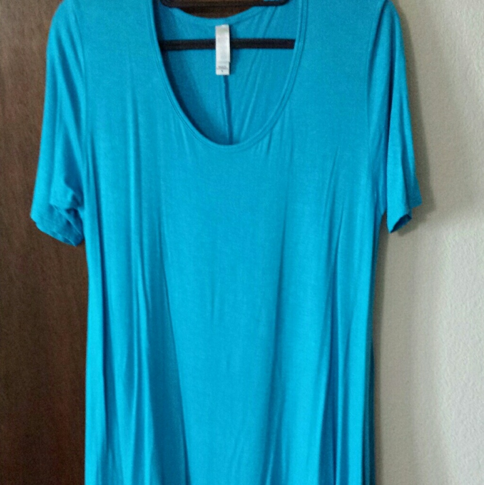 Lularoe Perfect T - Small